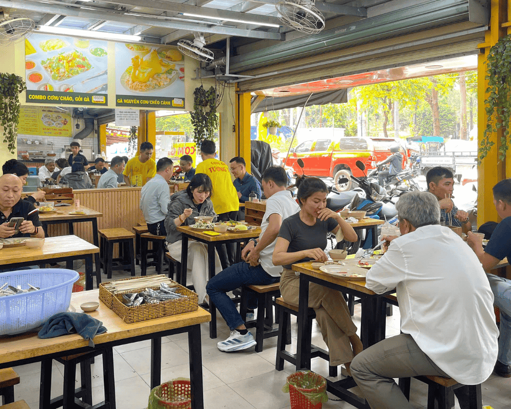 Cơm gà Tường Vy – dễ ăn, ổn định, phù hợp phân khúc phổ thông