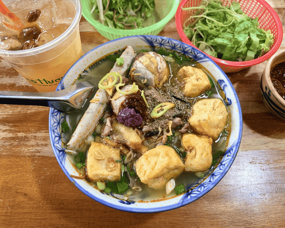 Bún riêu tóp mỡ mọc giòn Cô Hương Béo - Quận 1