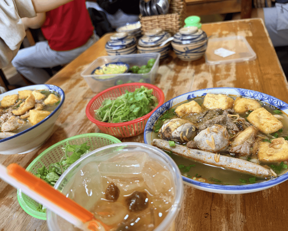 Bún riêu tóp mỡ mọc giòn Cô Hương Béo - Quận 1