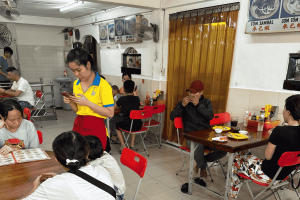 Cơm gà Hải Nam Nguyễn Tri Phương – ăn được nhưng không ổn định