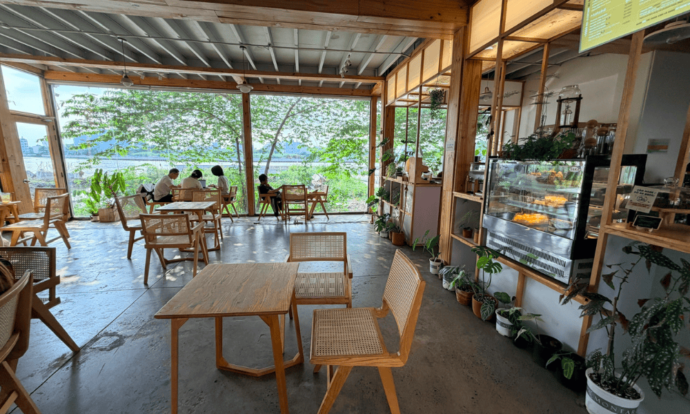 Đẩu Home Cafe Bình Lợi không gian mở, view sông, mở 24/7